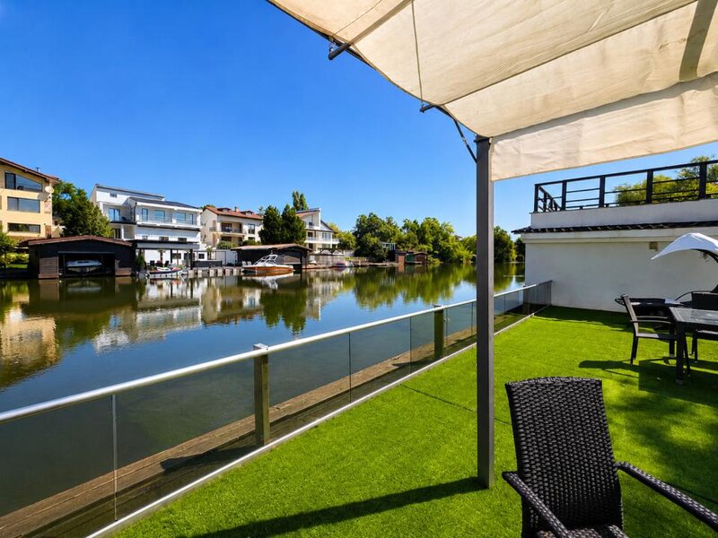 Snagov, Lakefront Estate, 3.000 mp teren, ponton privat.